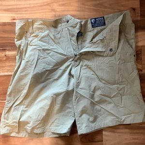 Kuhl sz 38 khaki shorts